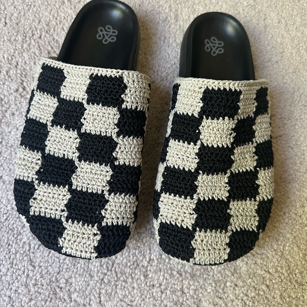 The Sak Women's Bolinas Black White Checkered Crochet Clog - Picture 10 of 12